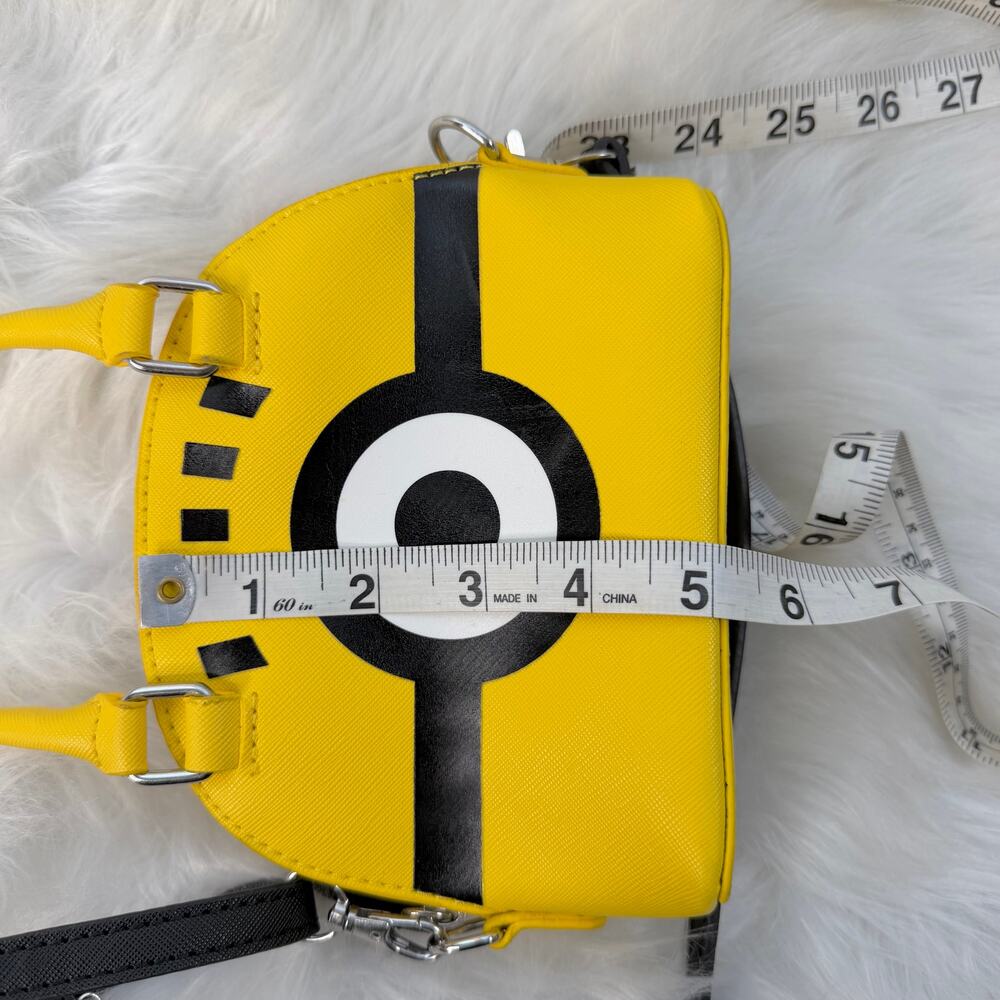 New Minion Mini Crossbody Bag From Universal Studios - Picture 10 of 11